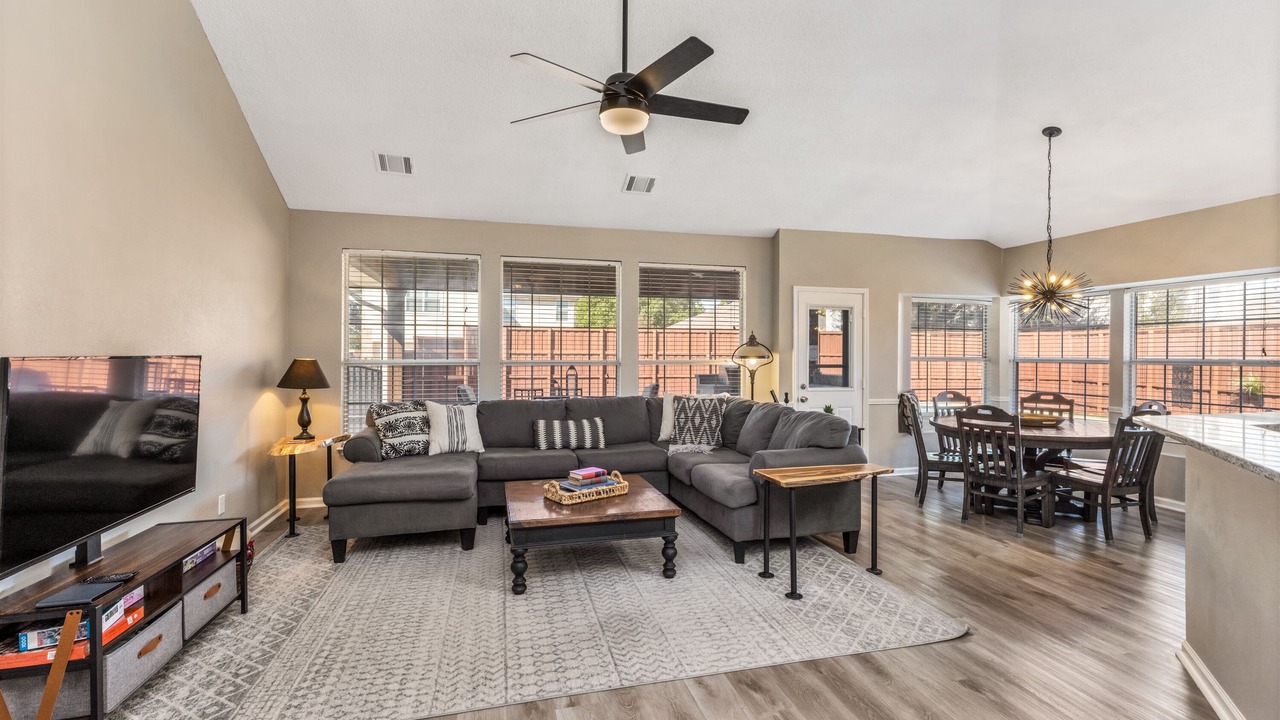Photo of Livingroom in Allen