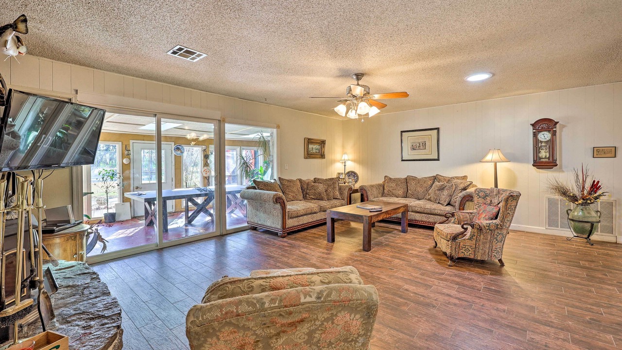 Photo of Livingroom in Rogers