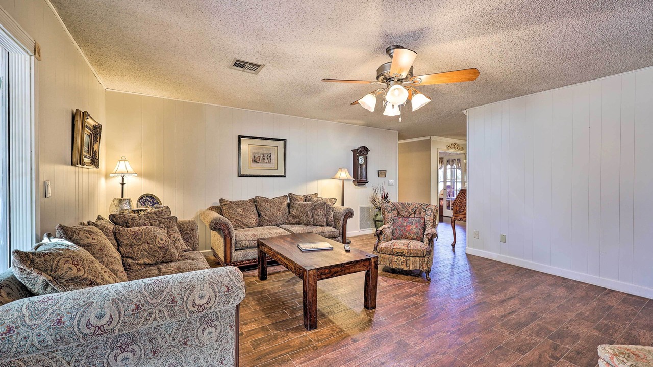 Photo of Livingroom in Rogers