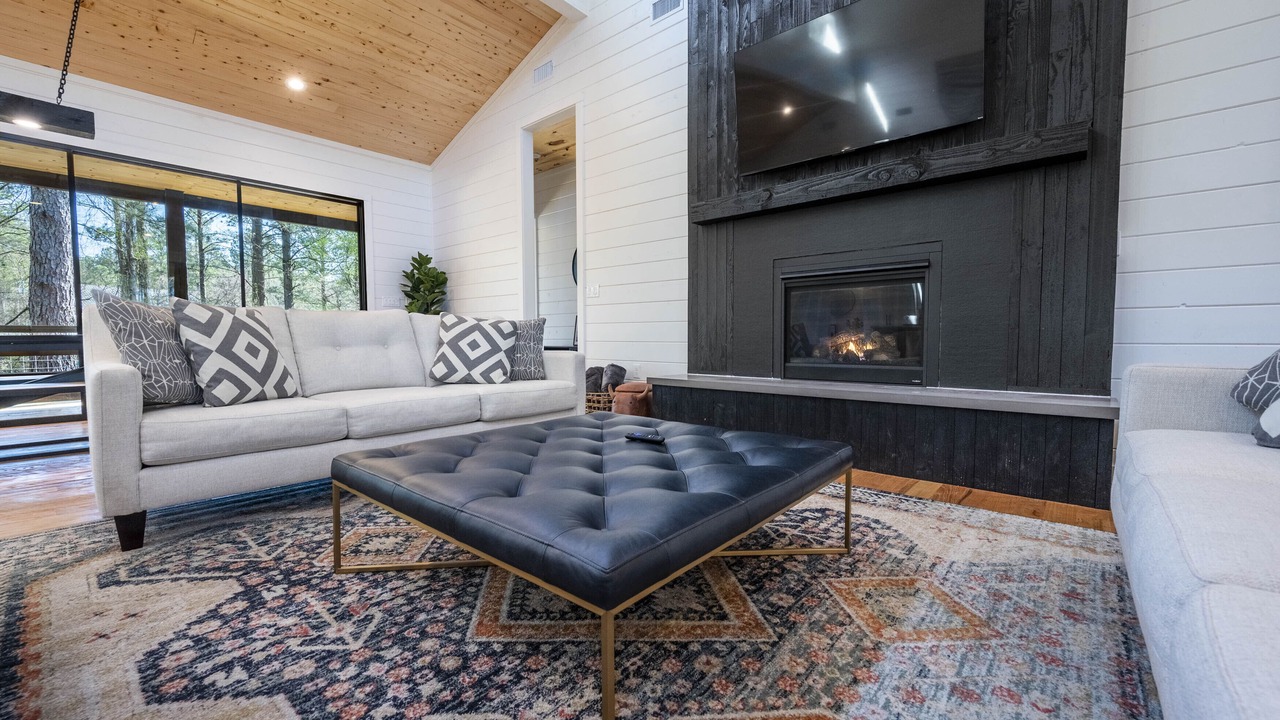 Photo of Livingroom in Broken Bow