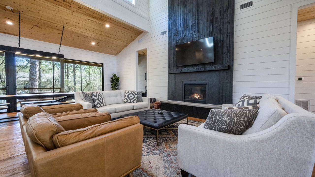 Photo of Livingroom in Broken Bow