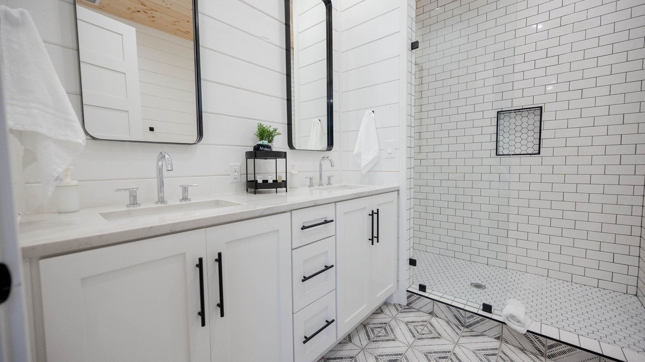 Photo of Bathroom in Broken Bow