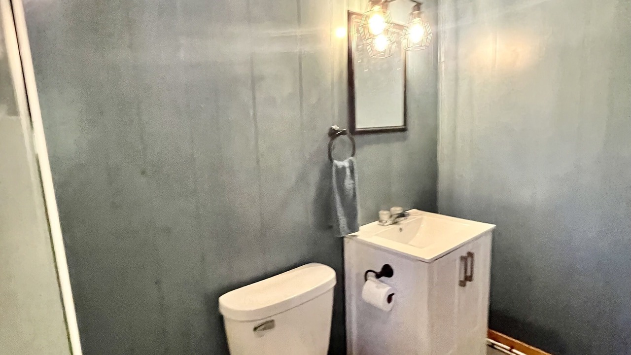 Photo of Bathroom in Sioux Narrows Nestor Falls