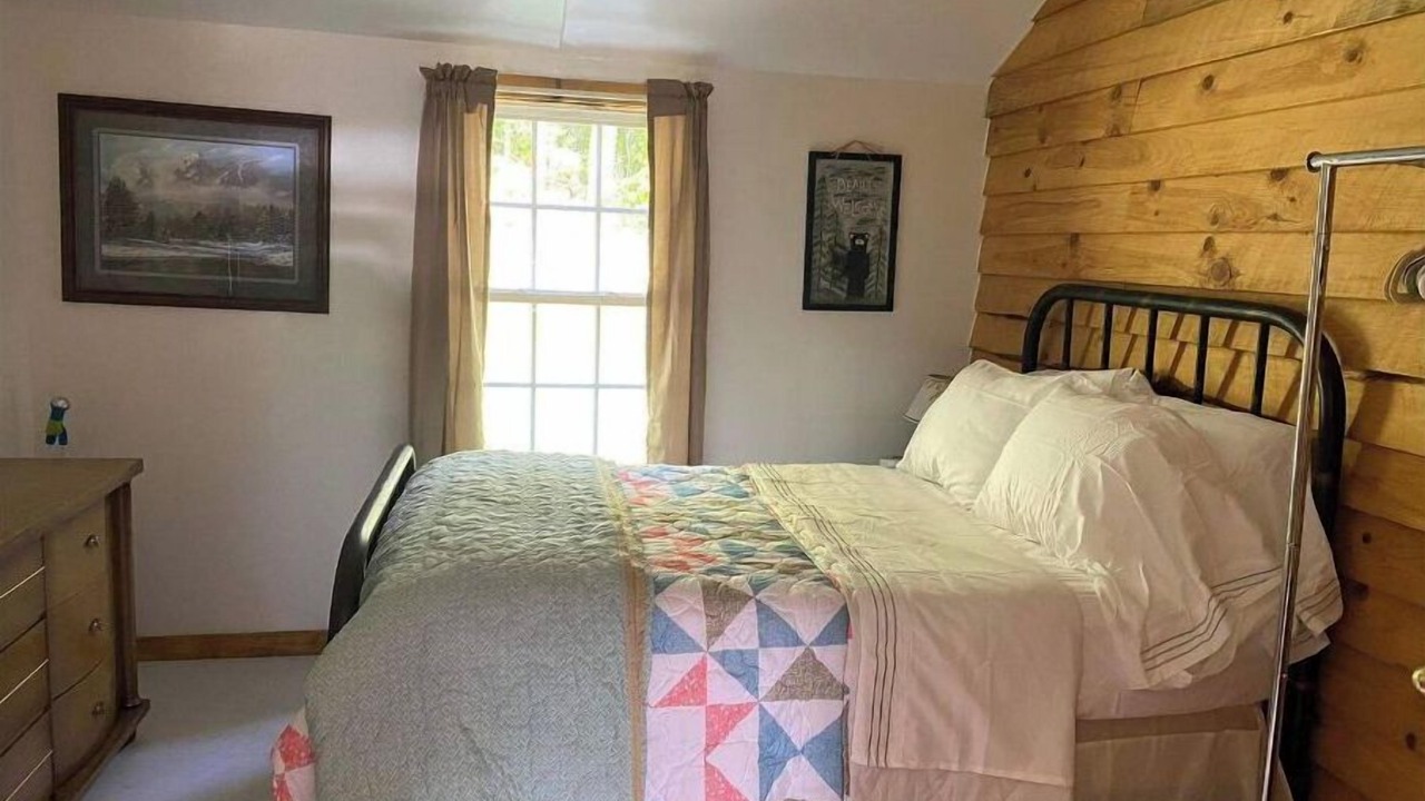 Photo of Bedroom in Markleysburg