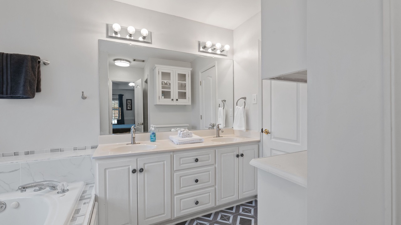 Photo of Bathroom in National Hills