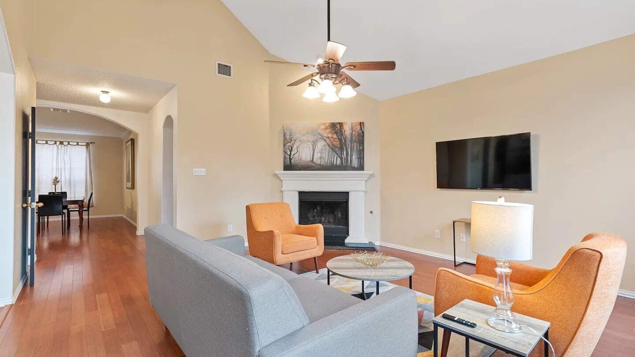 Photo of Livingroom in South Arlington