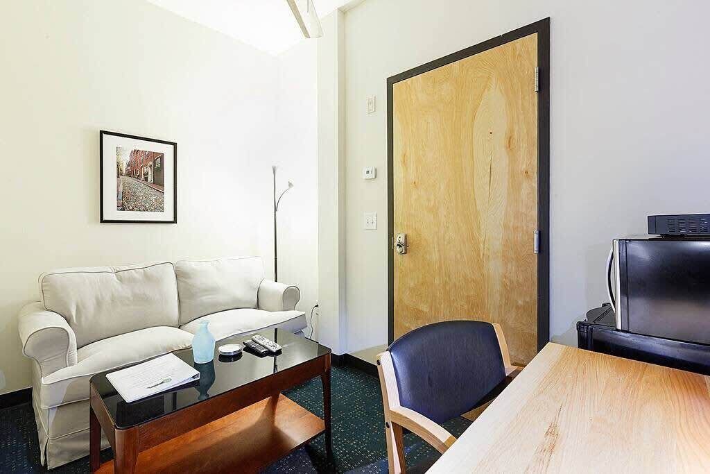 Photo of Livingroom in Downtown Boston
