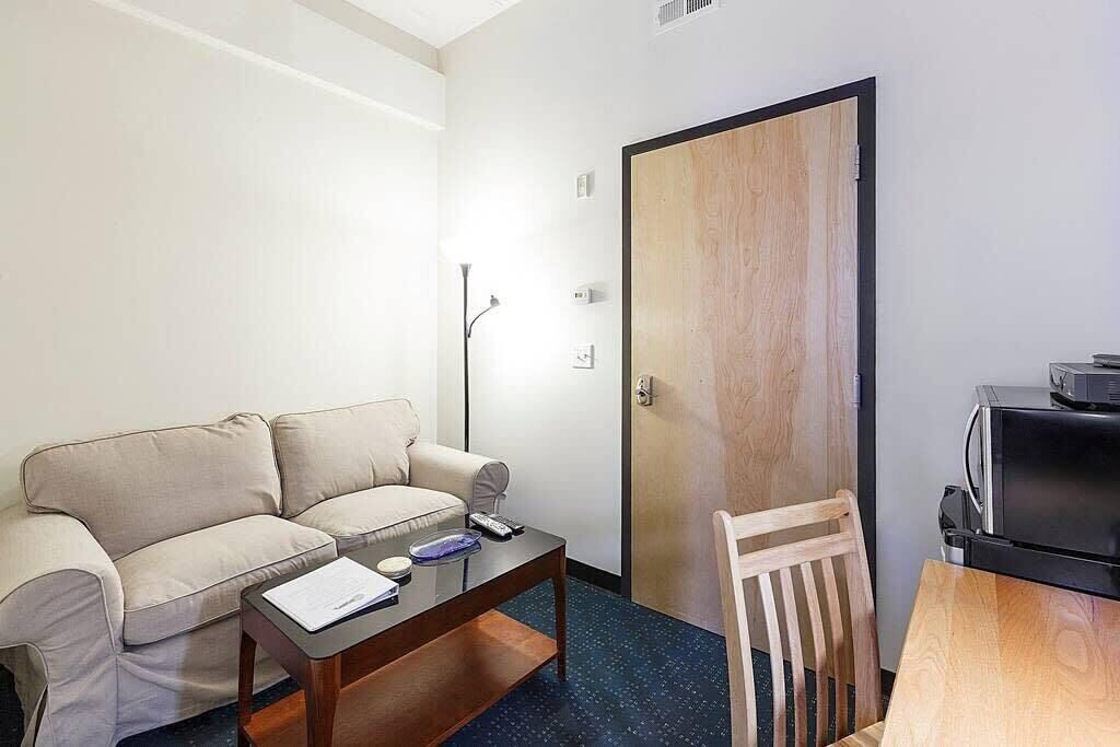 Photo of Livingroom in Downtown Boston