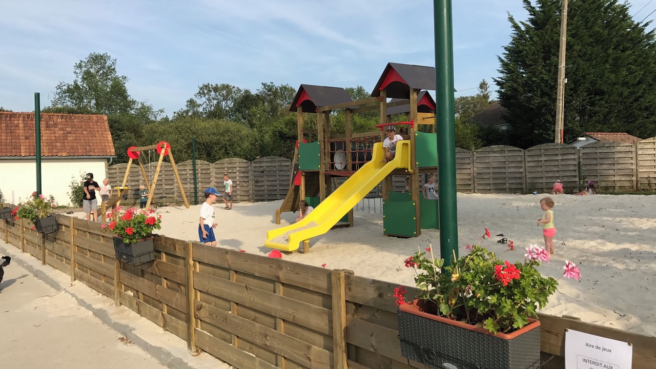 Photo of Others in Rue