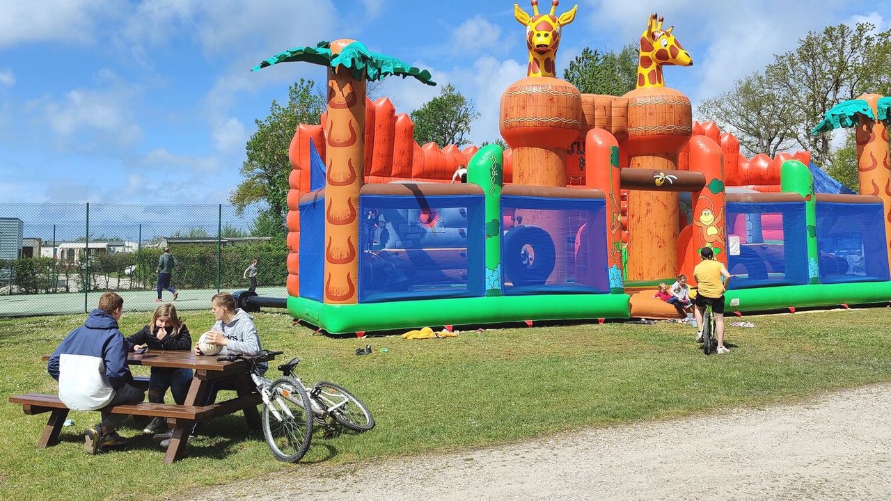 Photo of Others in Rue