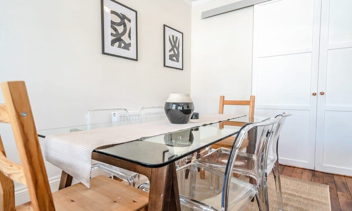 Photo of Others in Kilburn