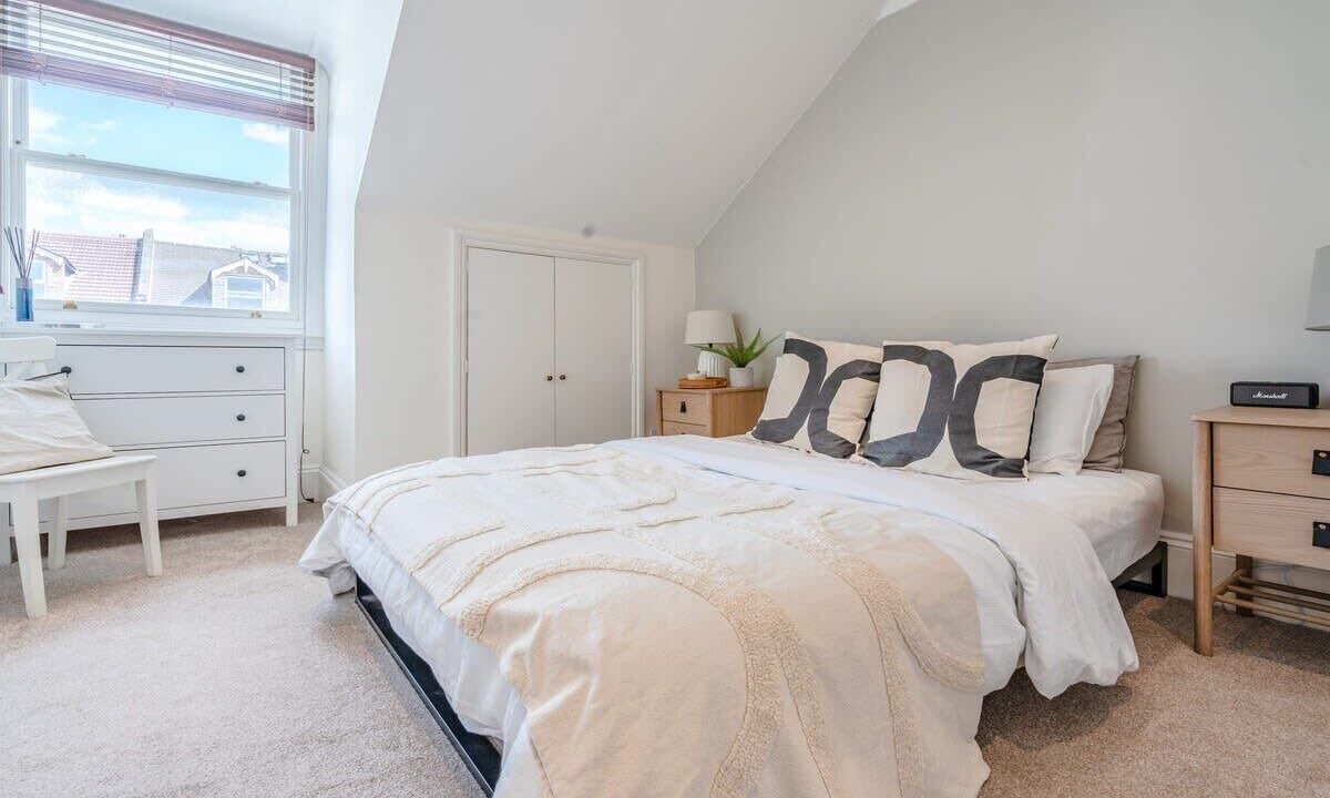 Photo of Bedroom in Kilburn