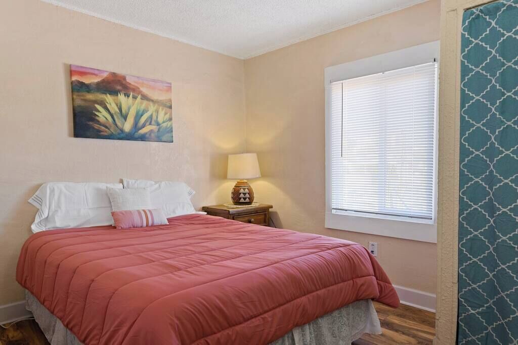 Photo of Bedroom in Garfield