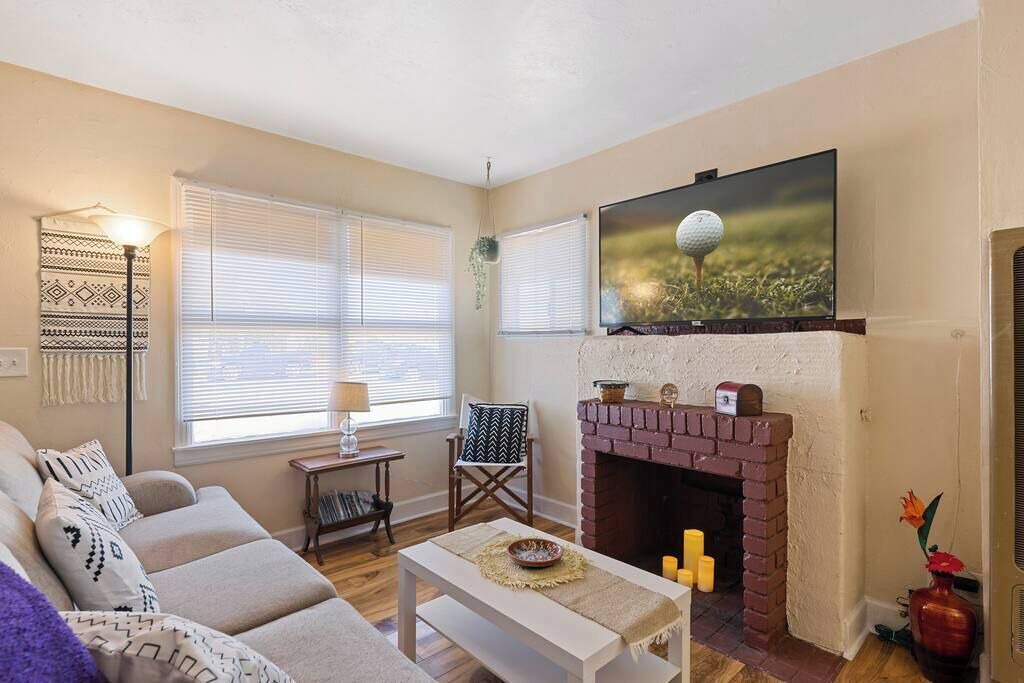 Photo of Livingroom in Garfield