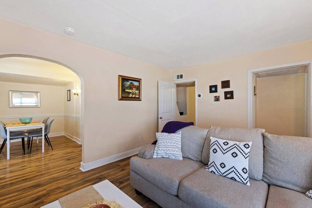 Photo of Livingroom in Garfield