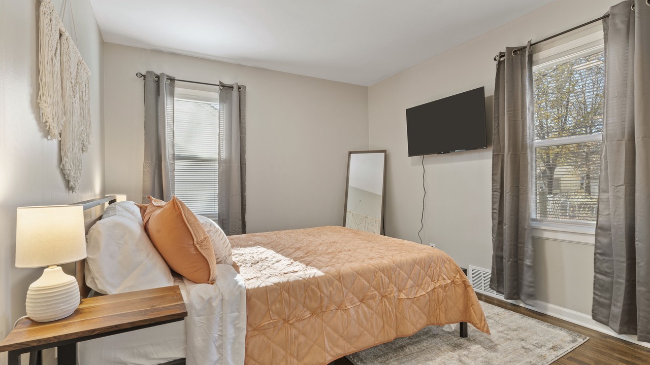 Photo of Bedroom in South Kansas City