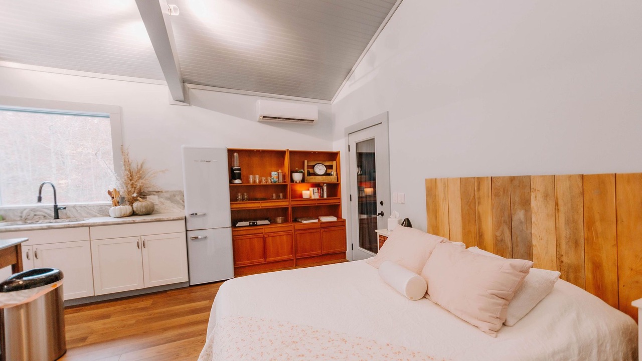 Photo of Bedroom in Muddy Pond