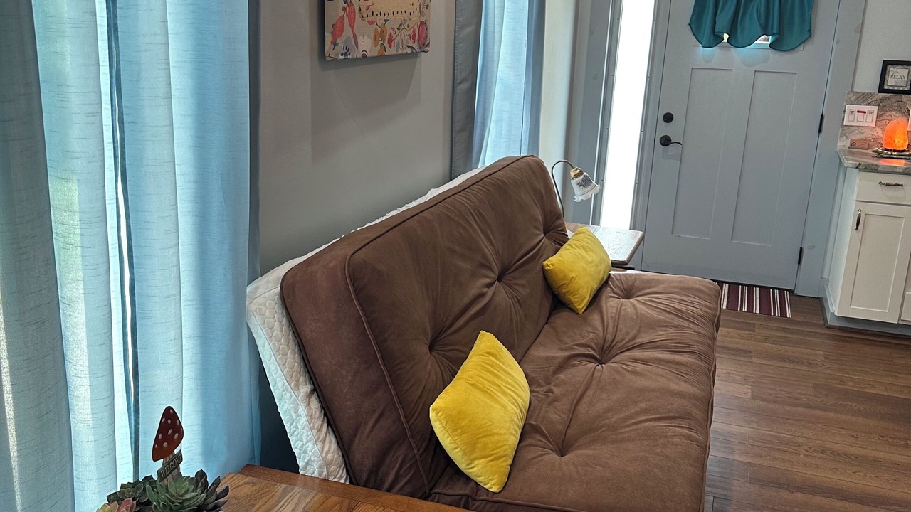 Photo of Livingroom in Muddy Pond