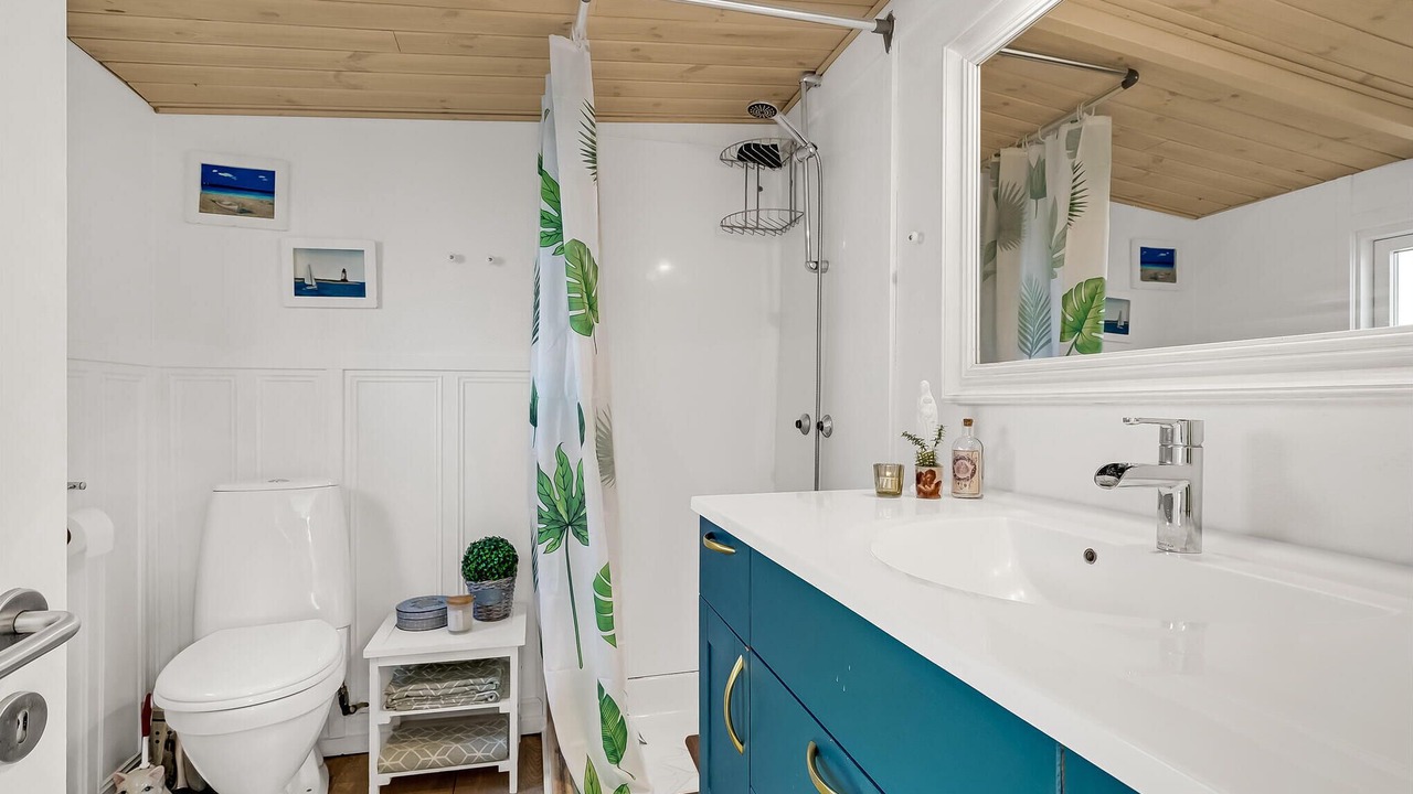 Photo of Bathroom in Logstor