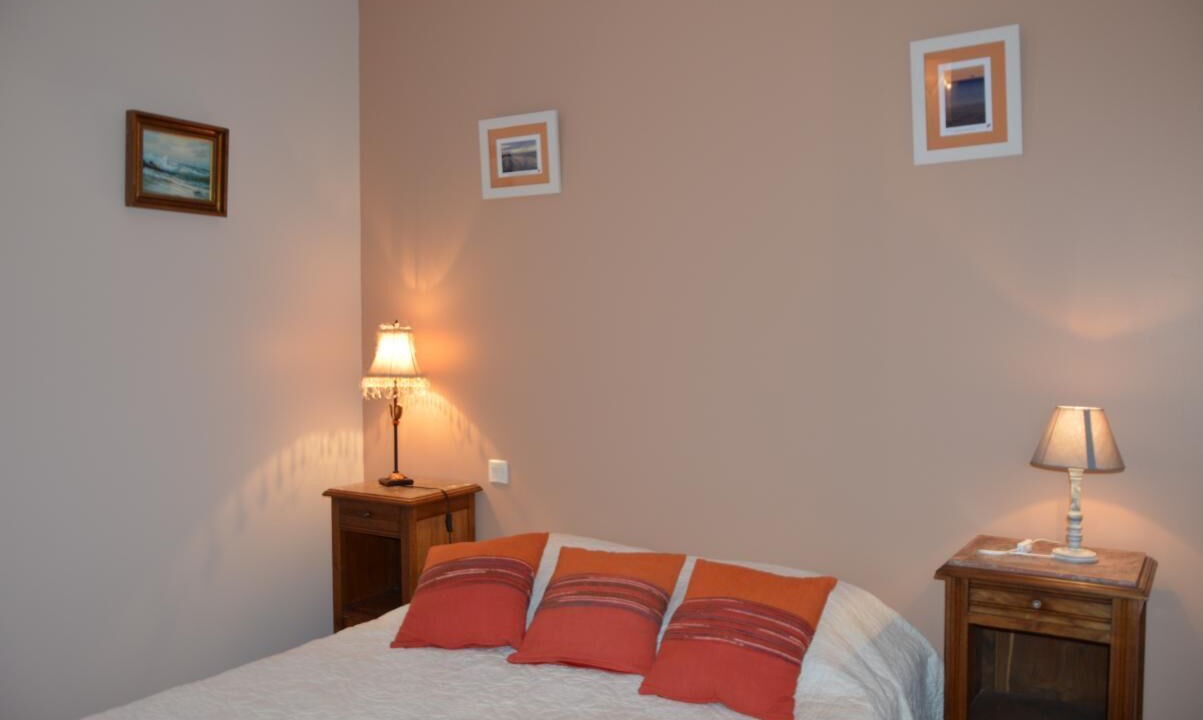 Photo of Bedroom in Roz-Landrieux