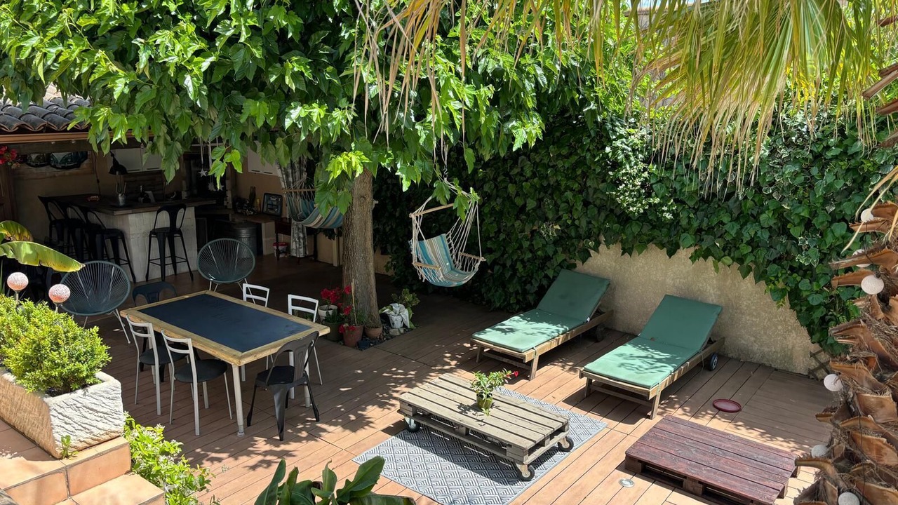 Photo of Outdoor in Mus