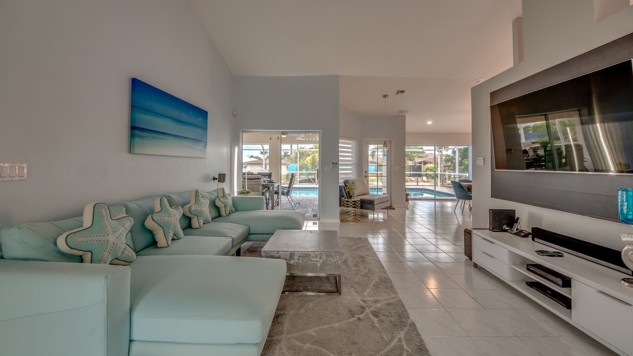 Photo of Livingroom in Caloosahatchee