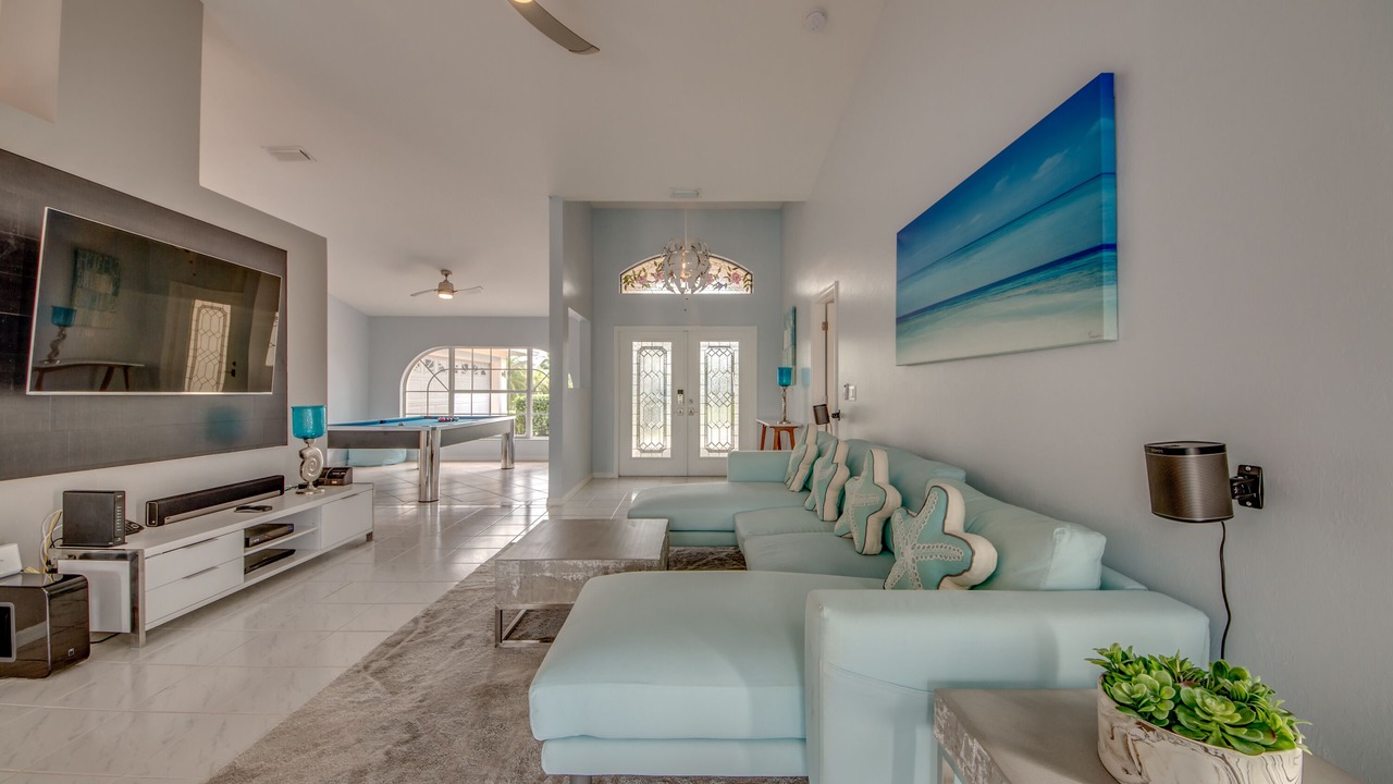 Photo of Livingroom in Caloosahatchee
