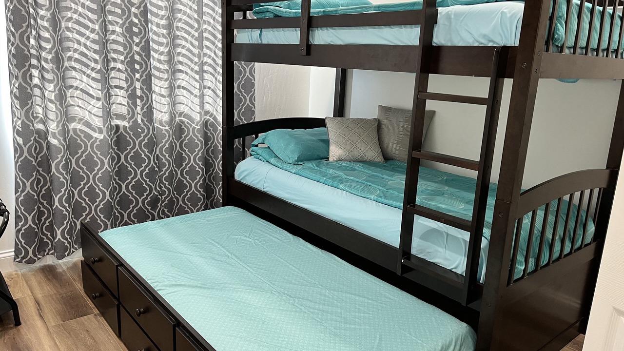 Photo of Bedroom in Oak Shores