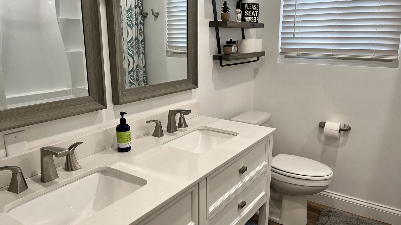 Photo of Bathroom in Oak Shores
