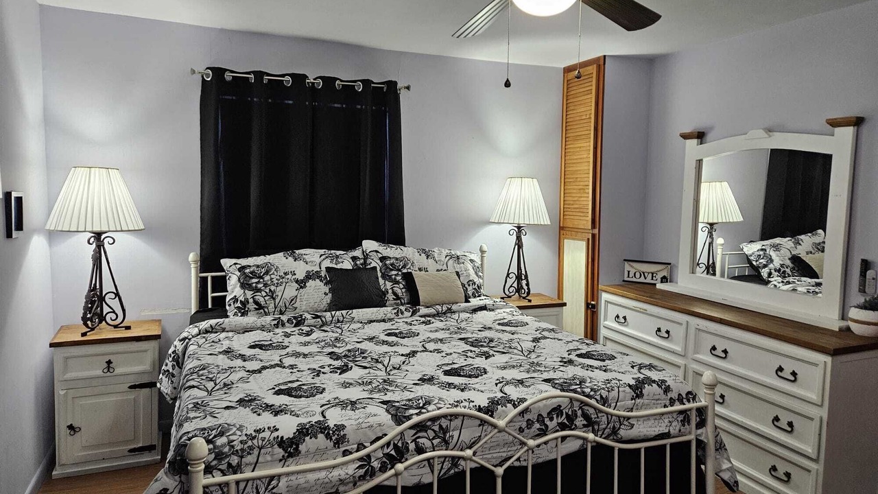 Photo of Bedroom in Maysville