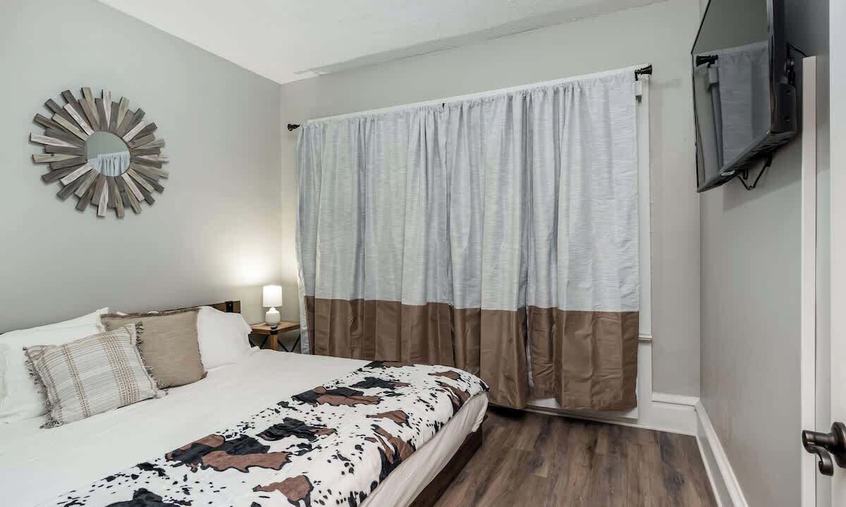 Photo of Bedroom in Downtown