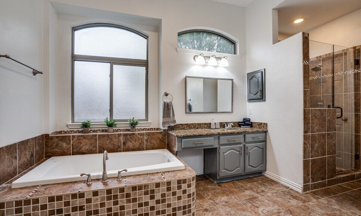 Photo of Bathroom in Rowlett