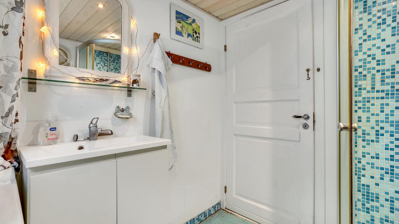 Photo of Bathroom in Karrebksminde