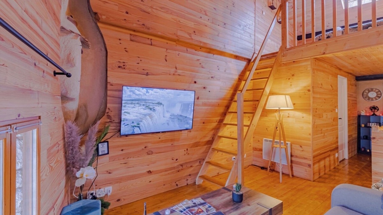 Photo of Livingroom in Saint-Pardoux-la-Riviere