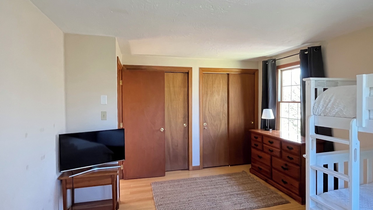 Photo of Bedroom in Lagoon Heights