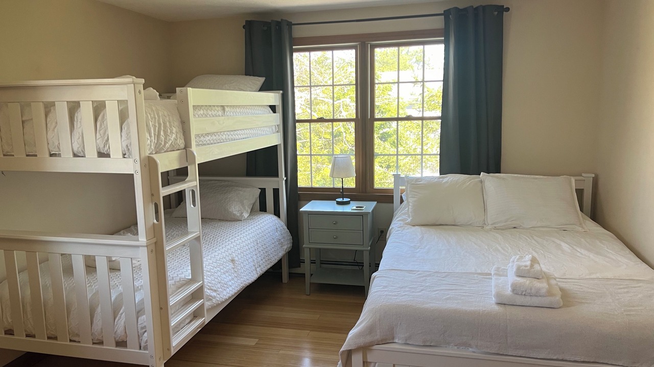 Photo of Bedroom in Lagoon Heights