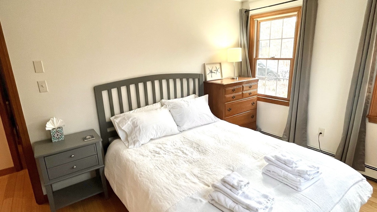 Photo of Bedroom in Lagoon Heights