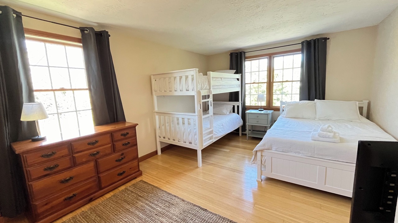 Photo of Bedroom in Lagoon Heights