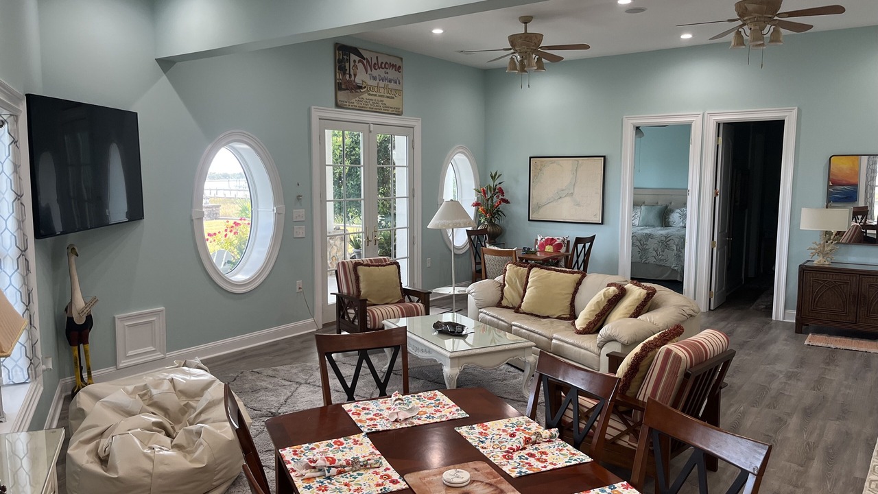 Photo of Livingroom in Newport