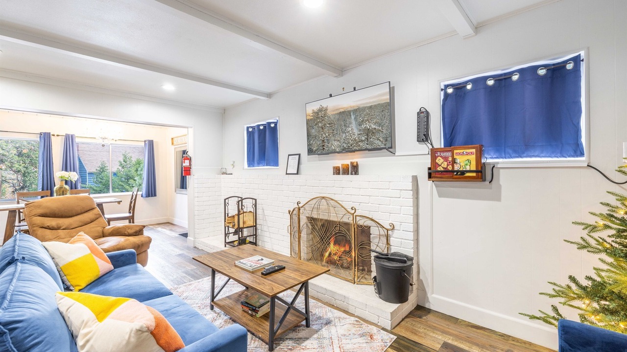 Photo of Livingroom in Running Springs