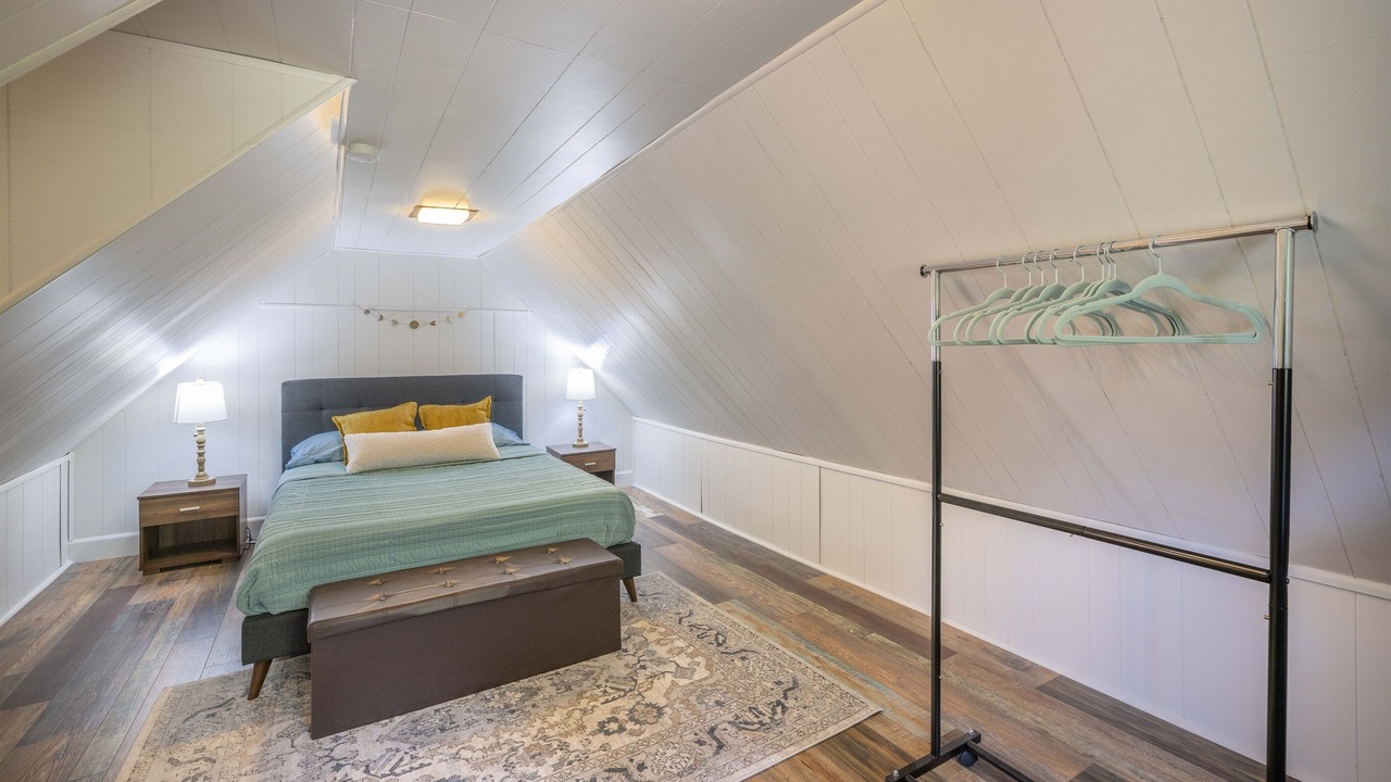 Photo of Bedroom in Running Springs