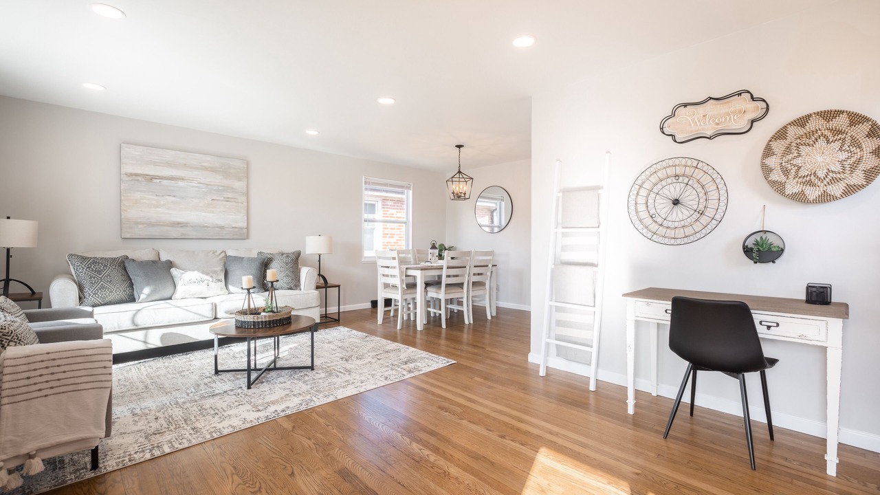 Photo of Livingroom in St. Louis