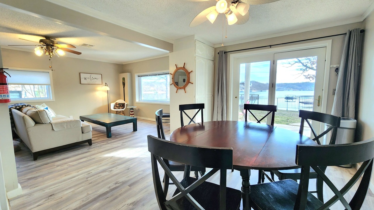 Photo of Bedroom in Grove