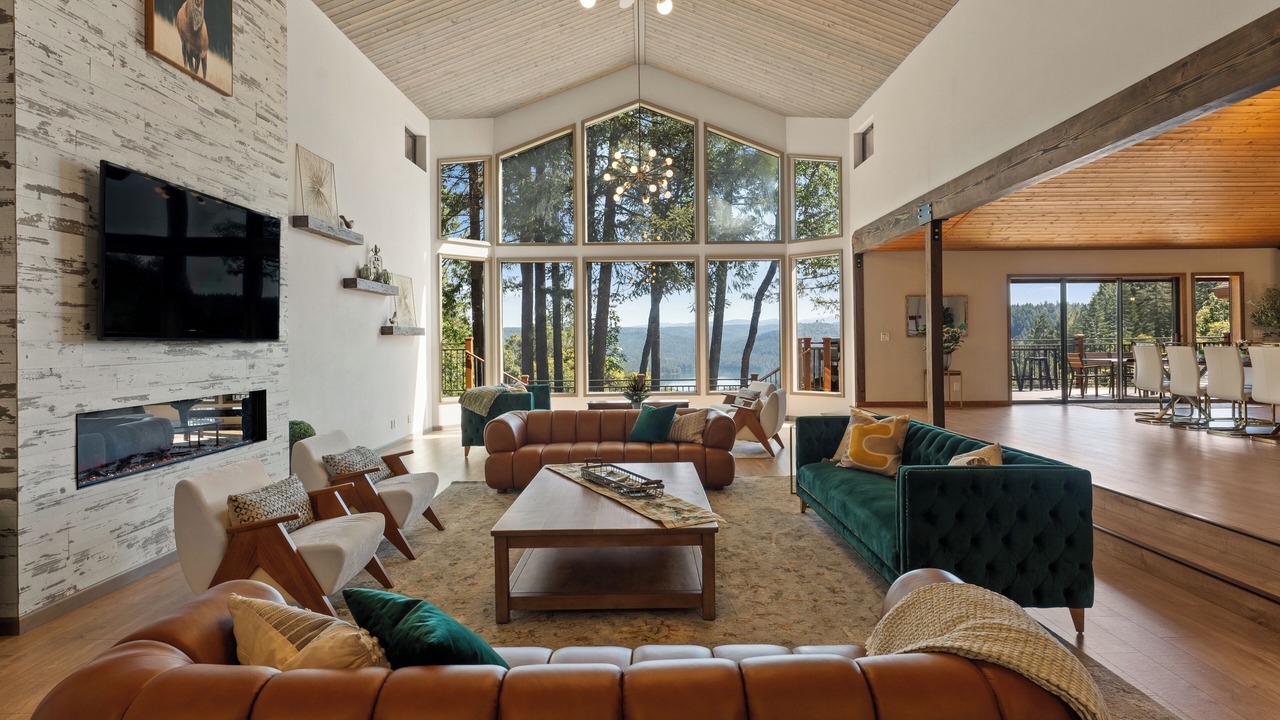 Photo of Livingroom in Nevada City