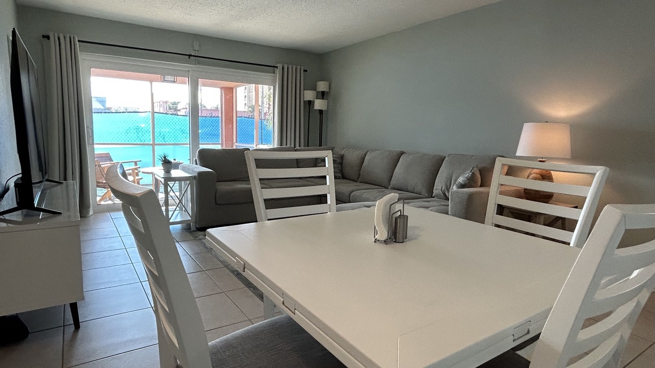 Photo of Livingroom in North Redington Beach
