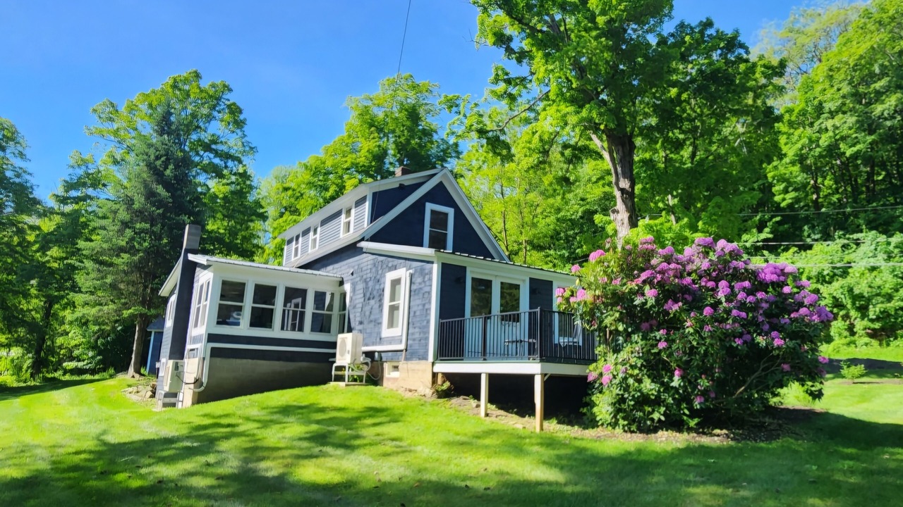 Photo of Outdoor in Buckland