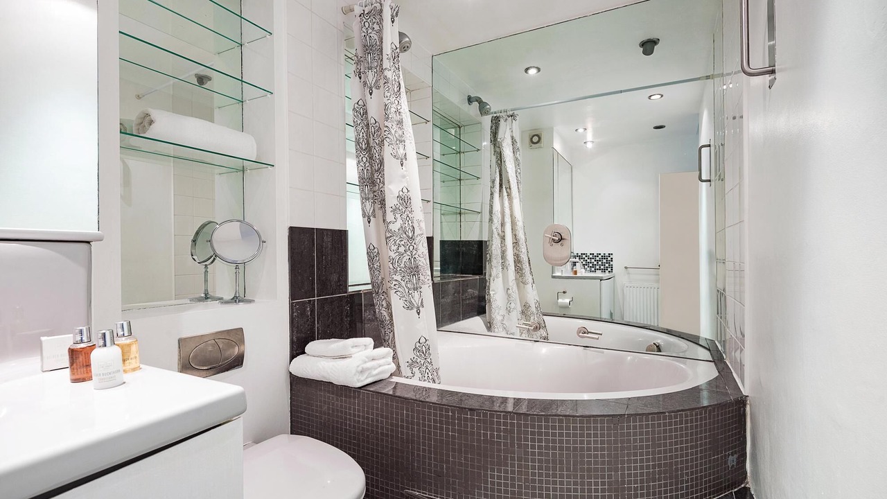 Photo of Bathroom in Islington