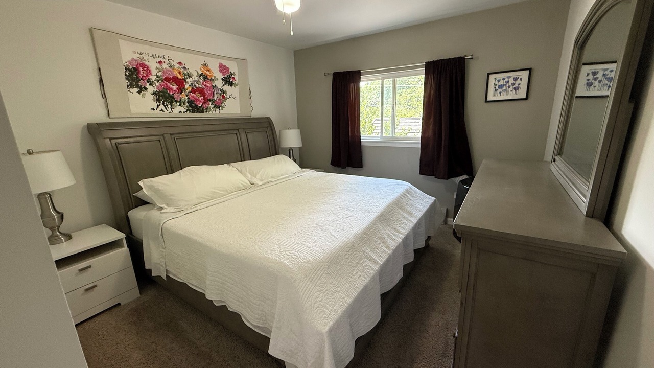 Photo of Bedroom in Applewood West