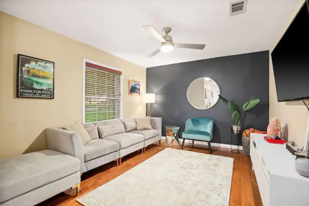 Photo of Livingroom in Parker Lane