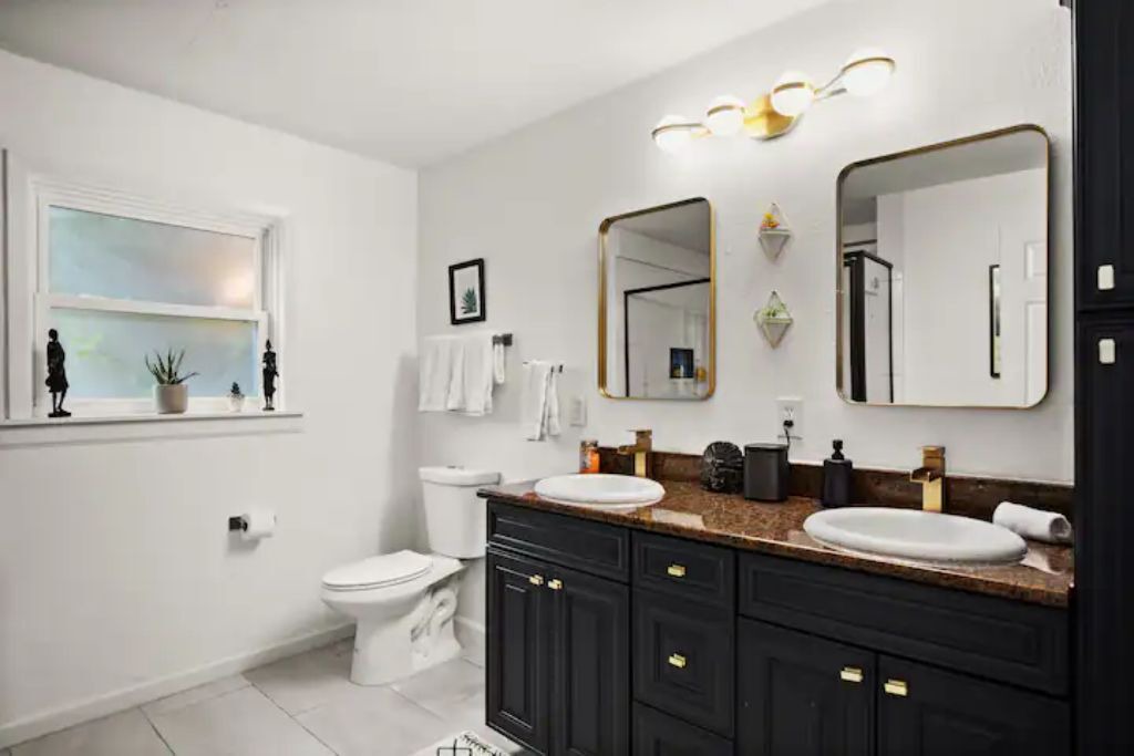 Photo of Bathroom in Parker Lane